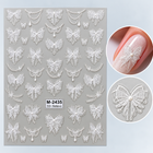 Sticker nail art M-2435 Halo – funde albe cu dantelă, cu exemplu pe unghie