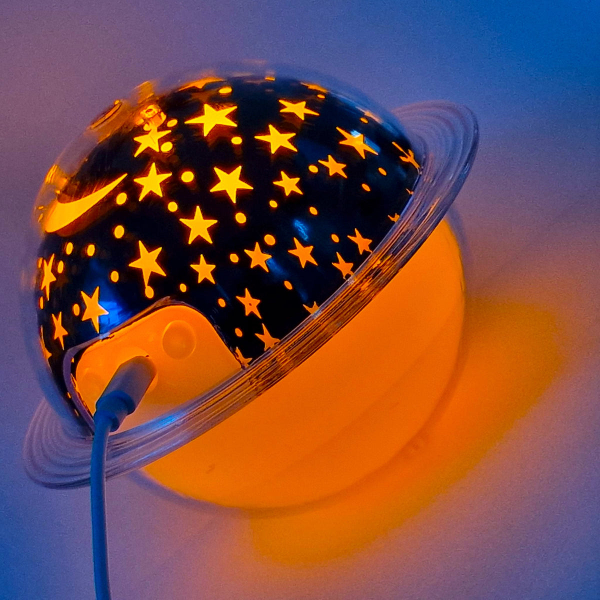 Difuzor aromaterapie ,umidificator , 3 tipuri de lumina , 200 ml ,Planet