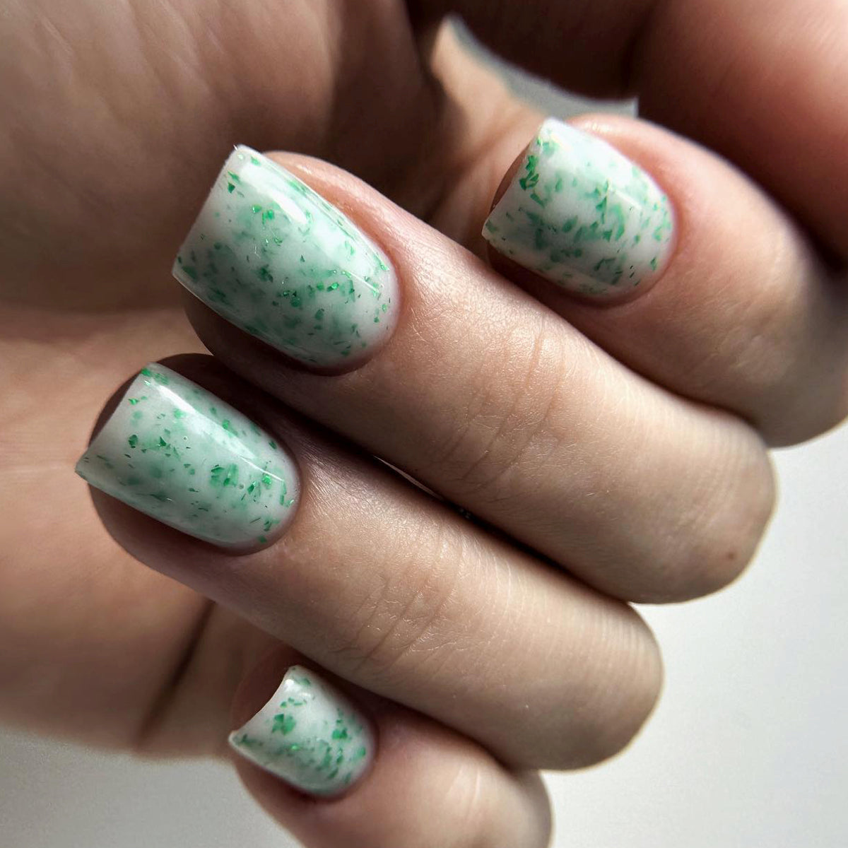 Image of Baza Rubber Shiny Coria 025 15 ml Green Confetti