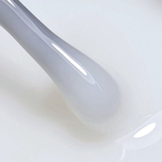 Builder Gel Milky White Level 1 – gel alb lăptos, în prim-plan
