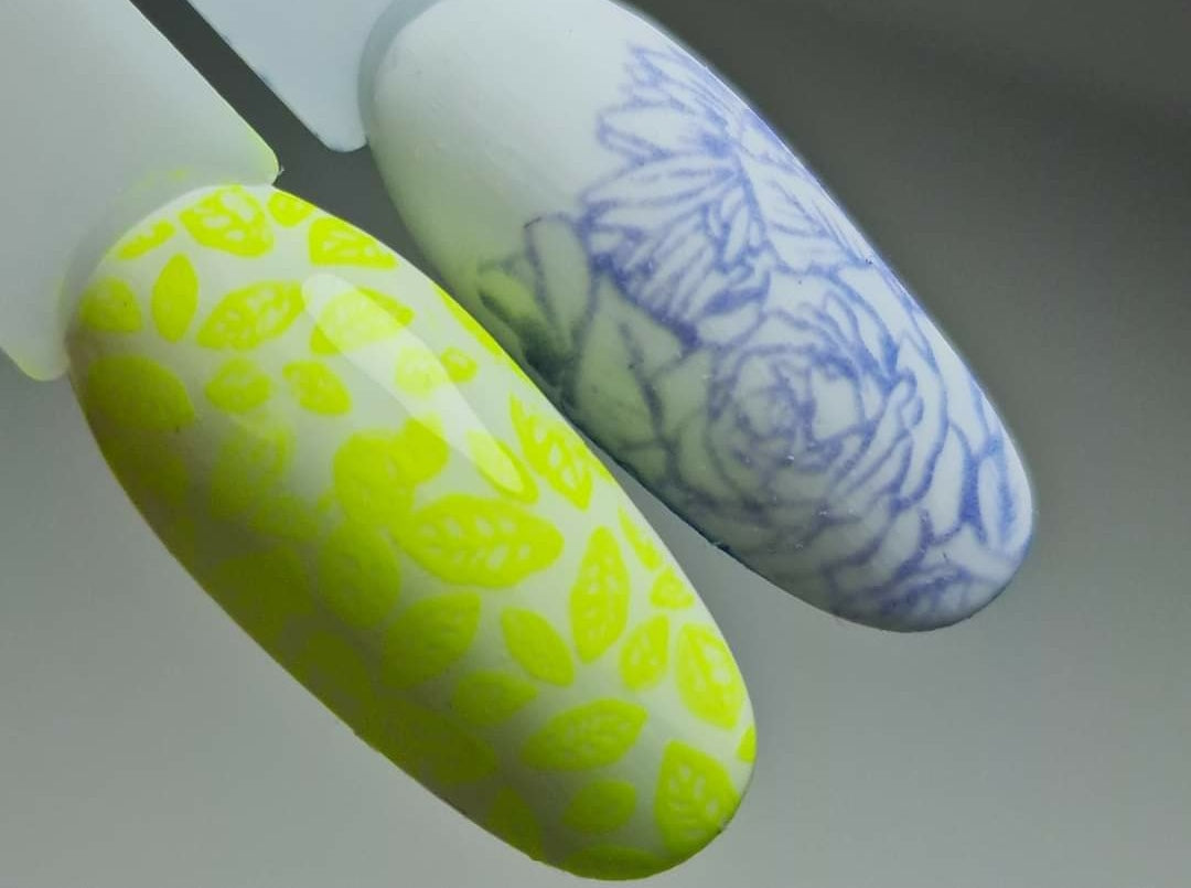 Image of Oja Stampila Verde Neon 8 ml -Uscare lampa 08