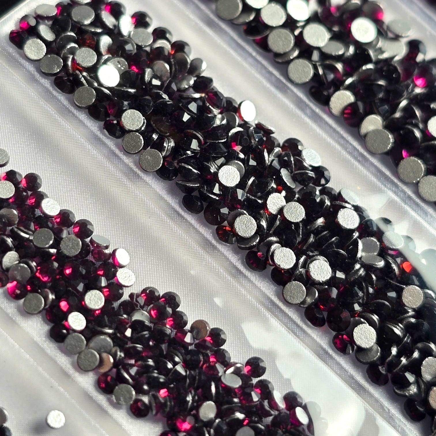 Image of Cristale Decor Unghii Dimensiuni Mixte Black Berry  1440 pcs