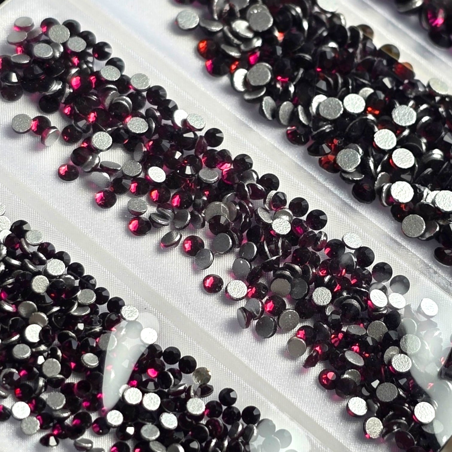 Image of Cristale Decor Unghii Dimensiuni Mixte Black Berry  1440 pcs