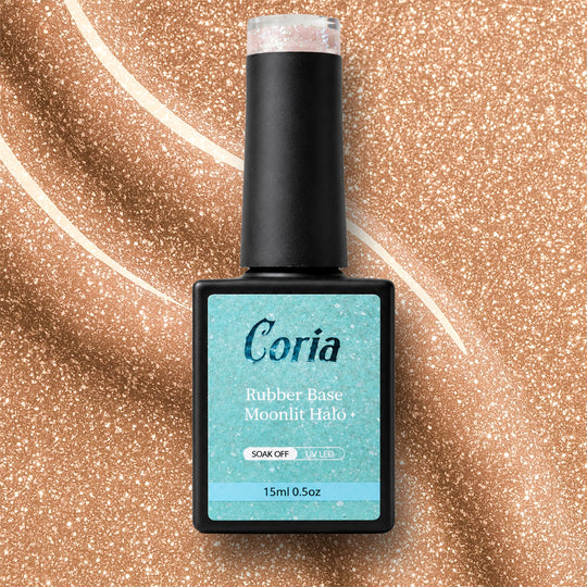 Baza Rubber Moonlit Halo 004 Coria, flacon 15 ml pe fundal piersică sclipitor