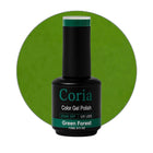 Ojă semipermanentă Coria Green Forest 39, flacon 15 ml pe fundal verde iarbă