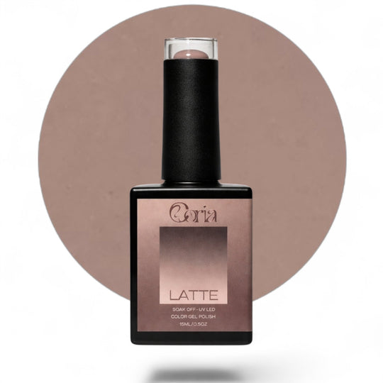 Ojă semipermanentă Coria Latte Nr. 16, flacon 15 ml pe fundal maro-rozaliu