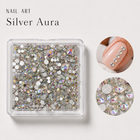 Nail Art Silver Aura – cristale argintii irizate în cutie, cu exemplu pe unghie