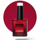 Ojă semipermanentă Coria Wine Nr. 26, flacon 15 ml pe fundal roșu-vișiniu