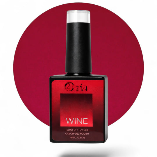 Ojă semipermanentă Coria Wine Nr. 26, flacon 15 ml pe fundal roșu-vișiniu