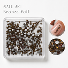 Nail Art Bronze Veil – strasuri bronz, cu exemplu pe unghie