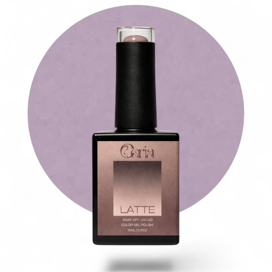 Ojă semipermanentă Coria Latte Nr. 20, flacon 15 ml pe fundal lila-gri