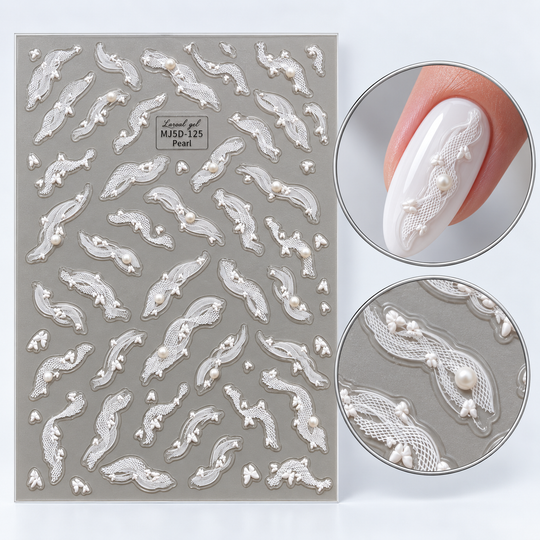 Sticker nail art 125 Pearl – volute albe cu perle, cu exemplu pe unghie